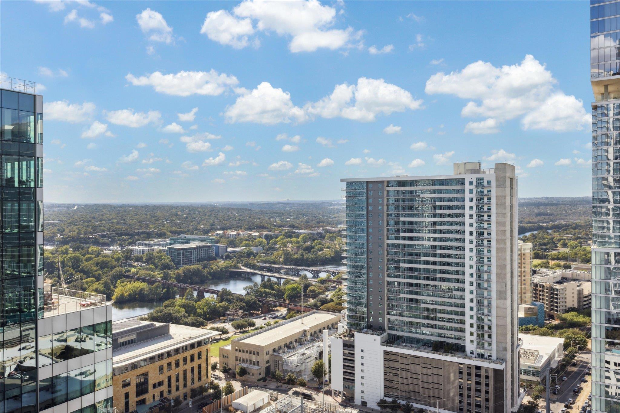360 Nueces St #2704 Property Photo 11