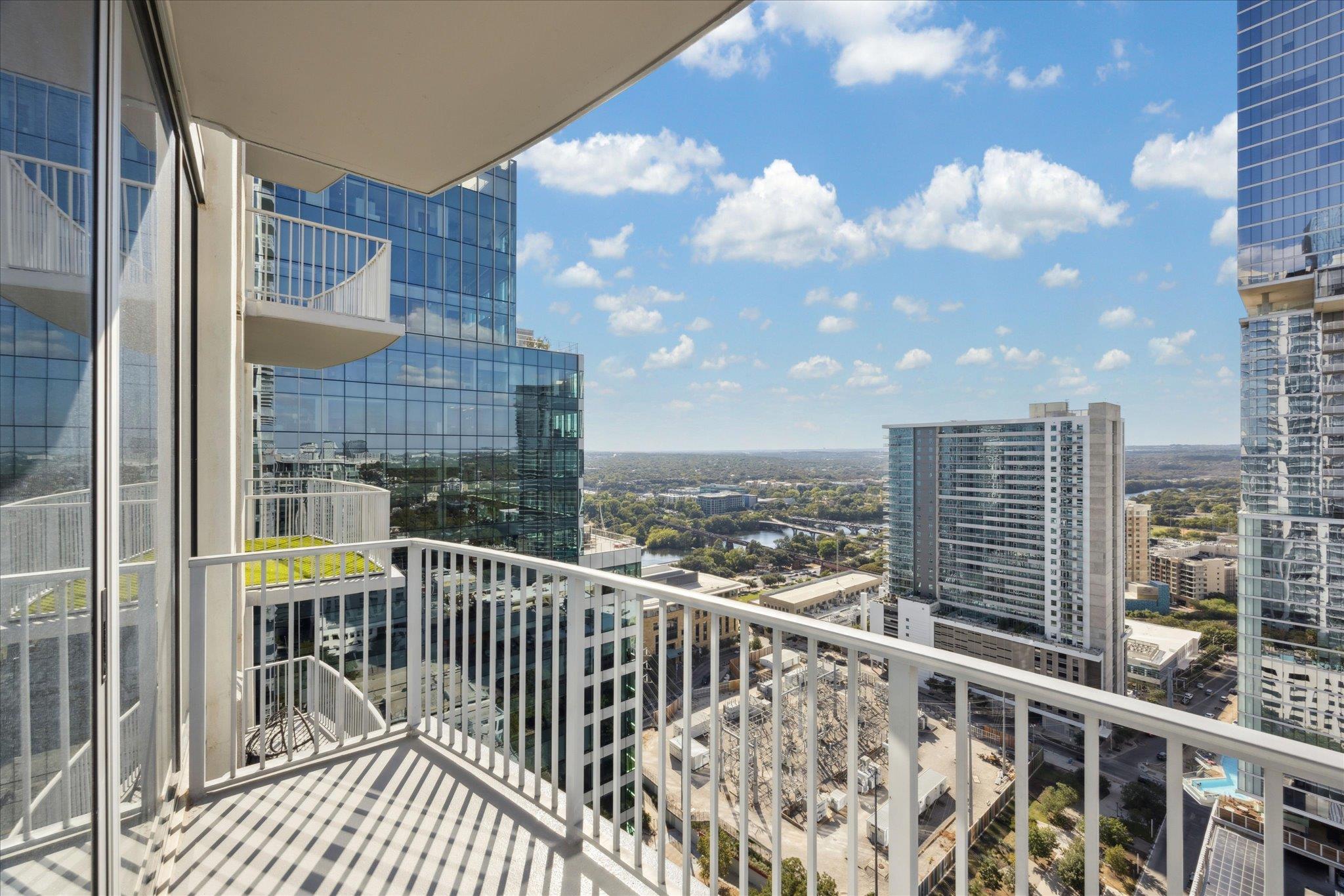 360 Nueces St #2704 Property Photo 15