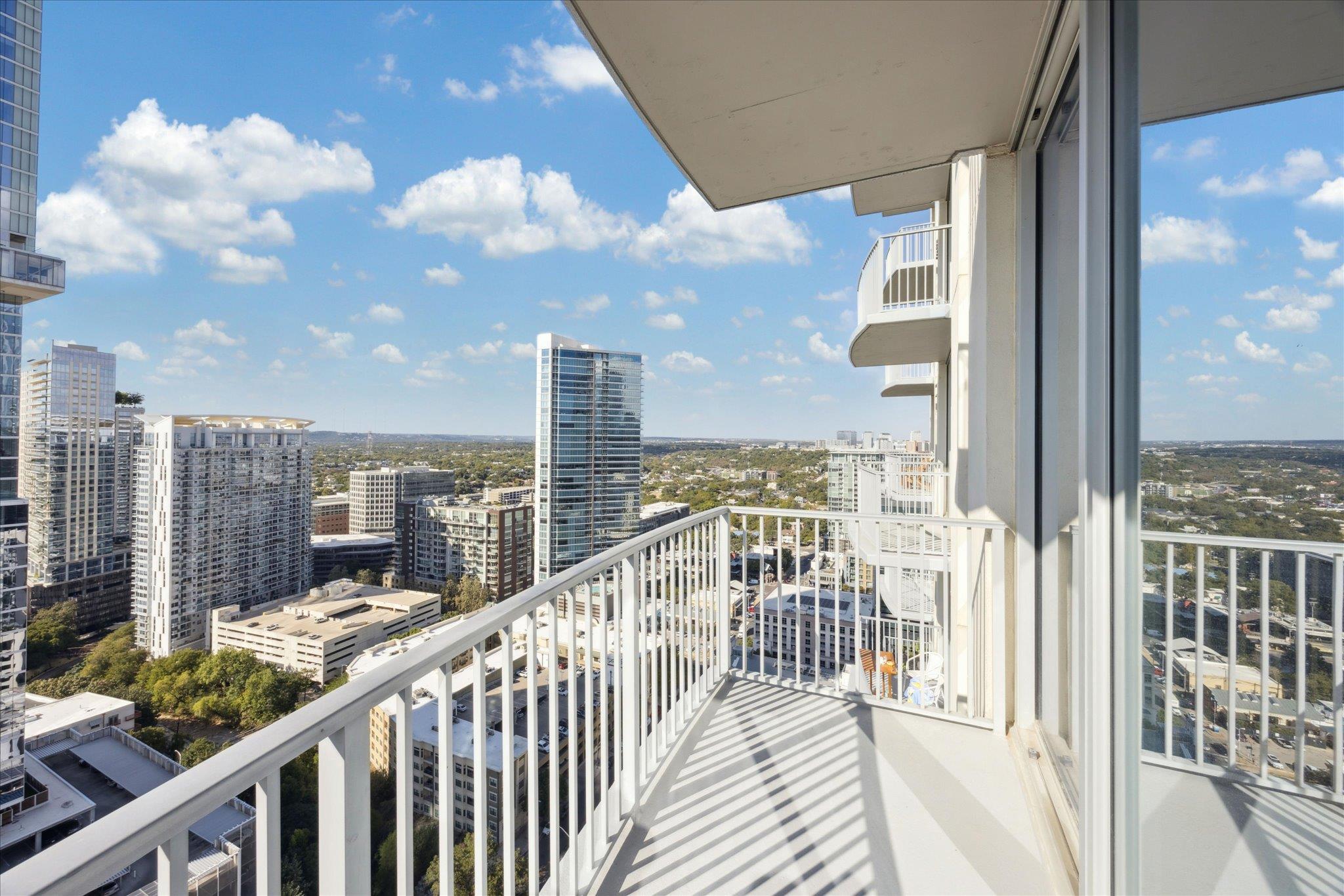 360 Nueces St #2704 Property Photo 16
