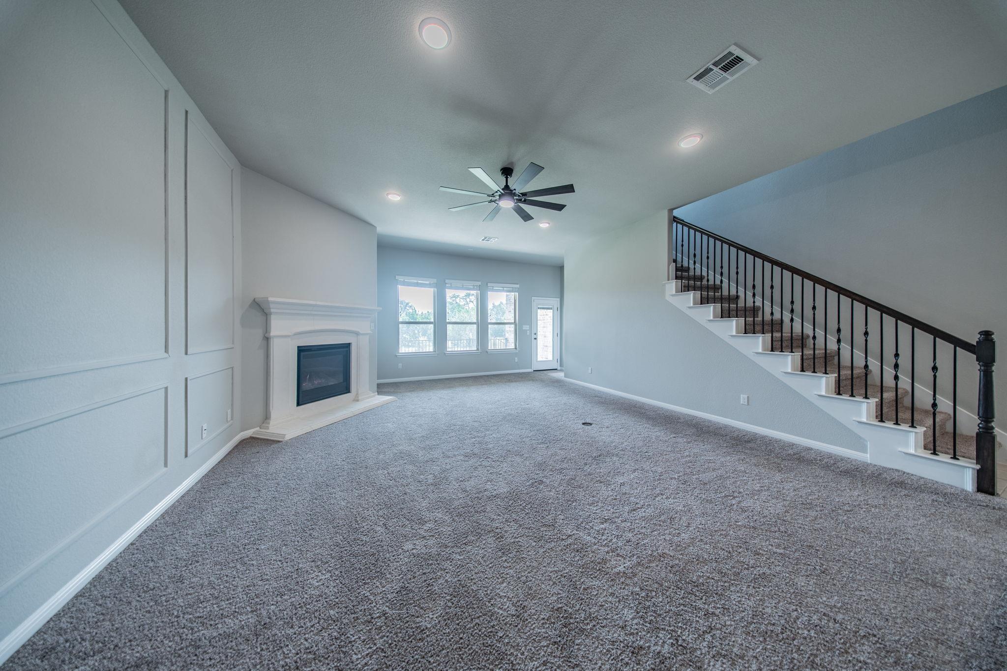 533 Founders Rdg Property Photo 2