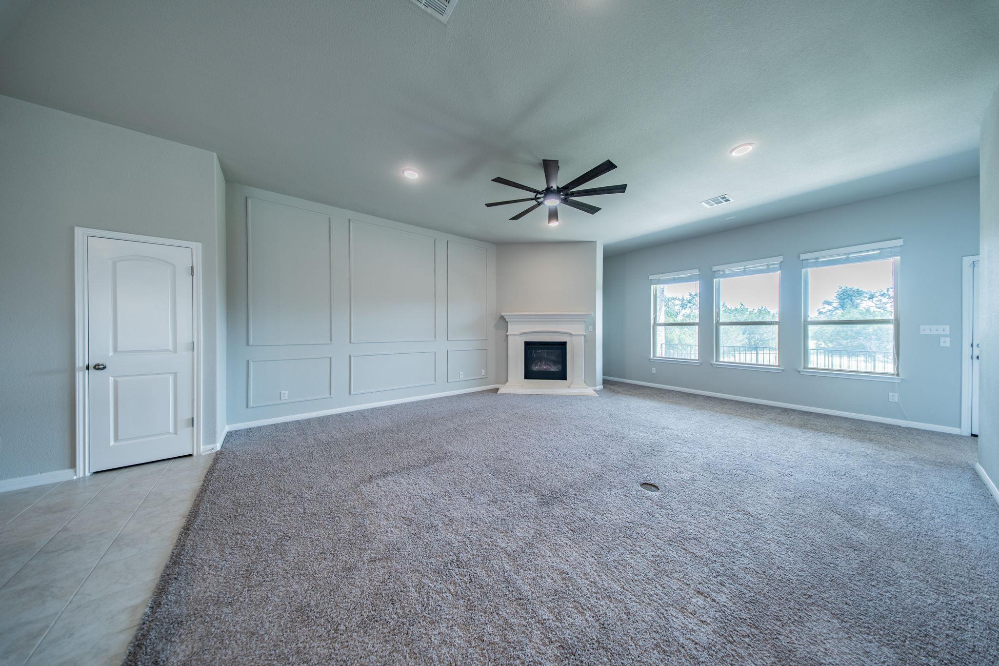 533 Founders Rdg Property Photo 3