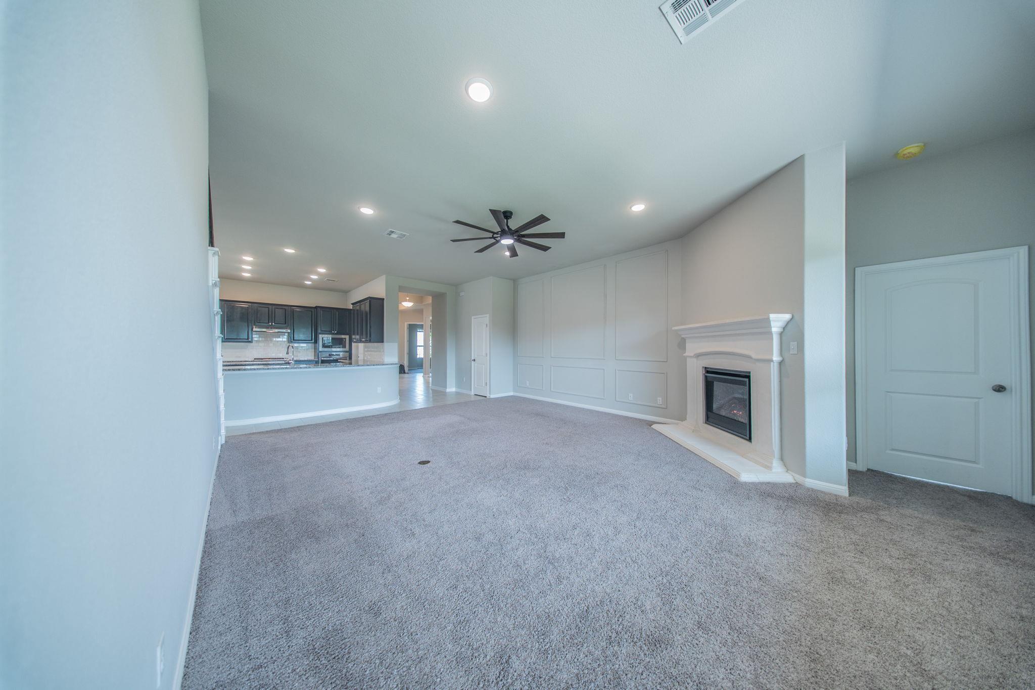 533 Founders Rdg Property Photo 4