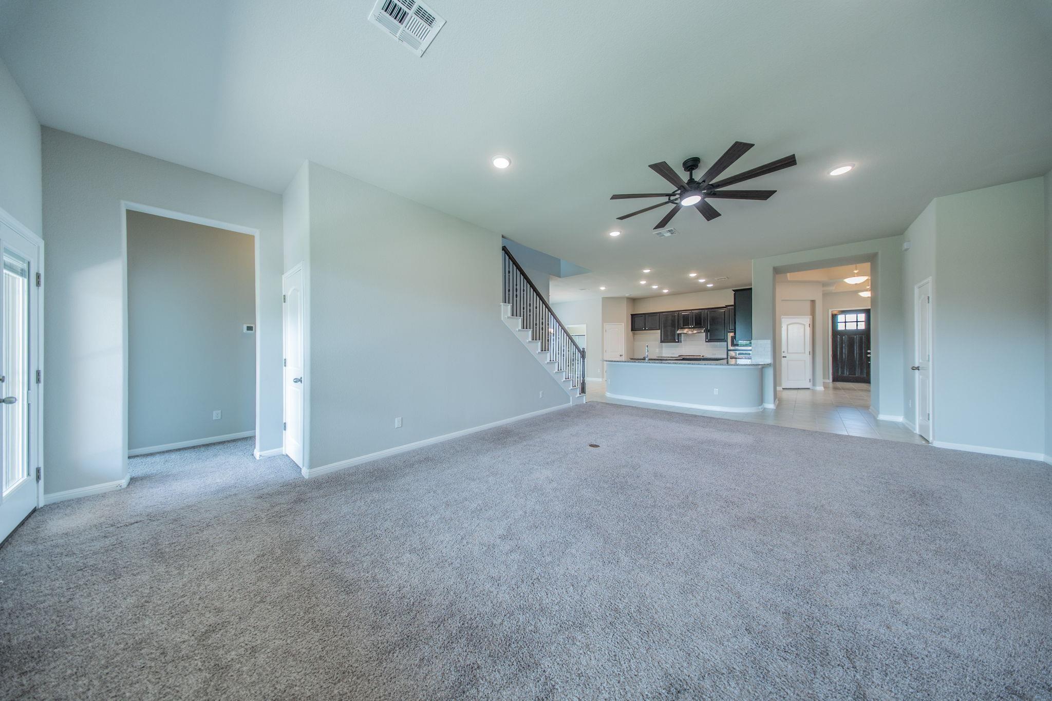 533 Founders Rdg Property Photo 5