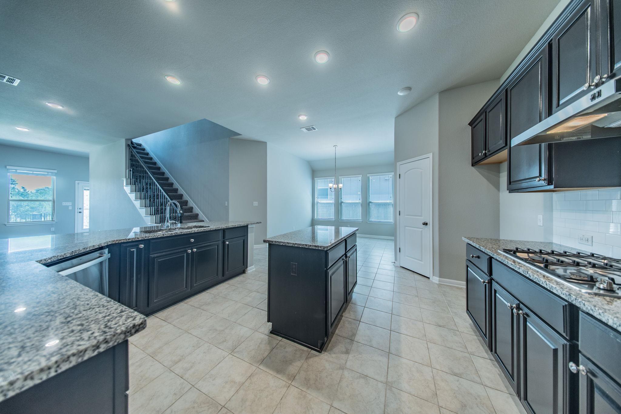 533 Founders Rdg Property Photo 8