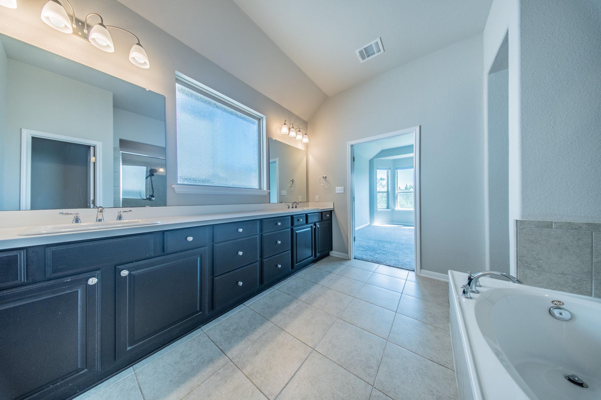 533 Founders Rdg Property Photo 15