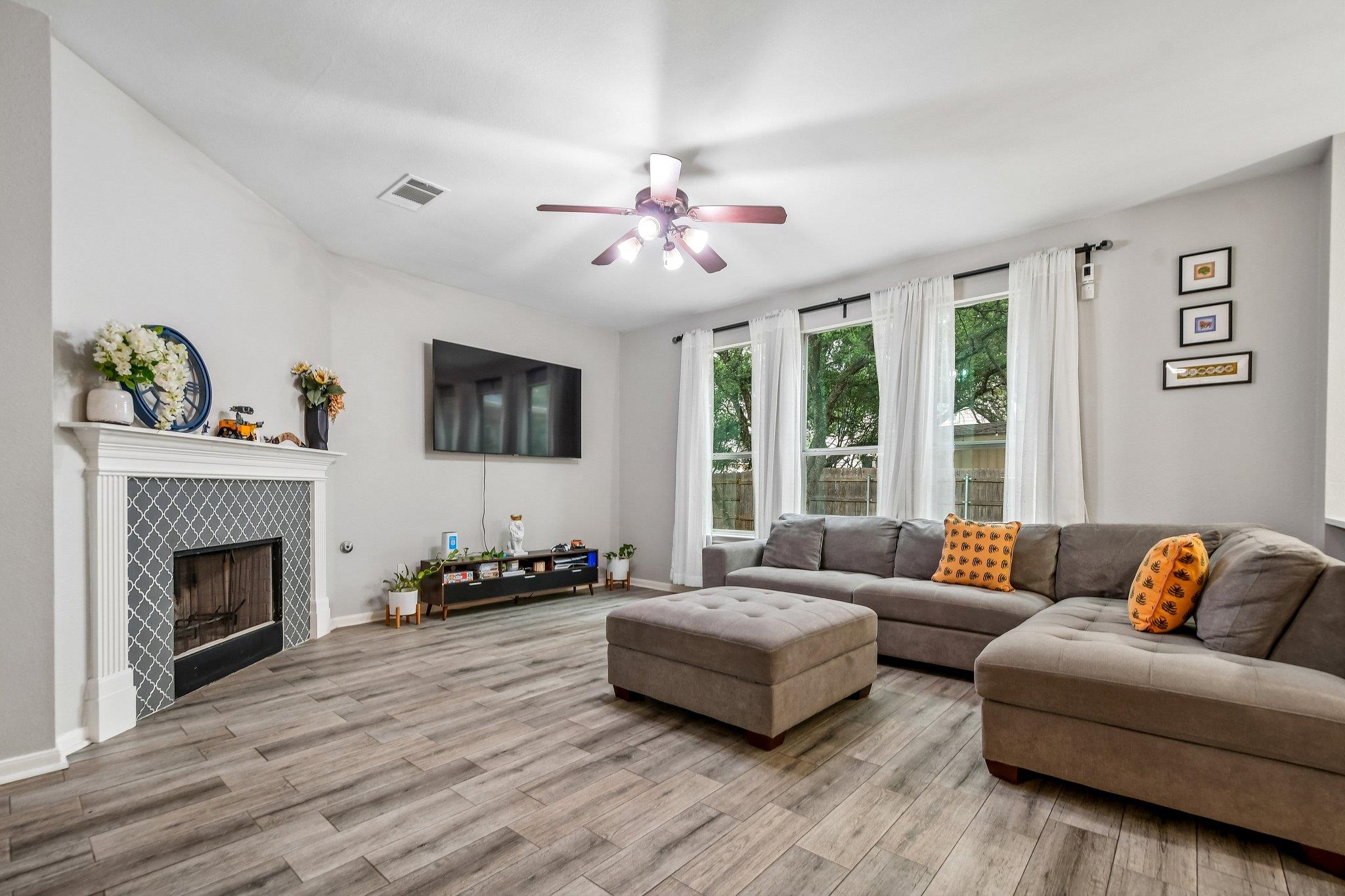 1205 Yountville Dr Property Photo 6