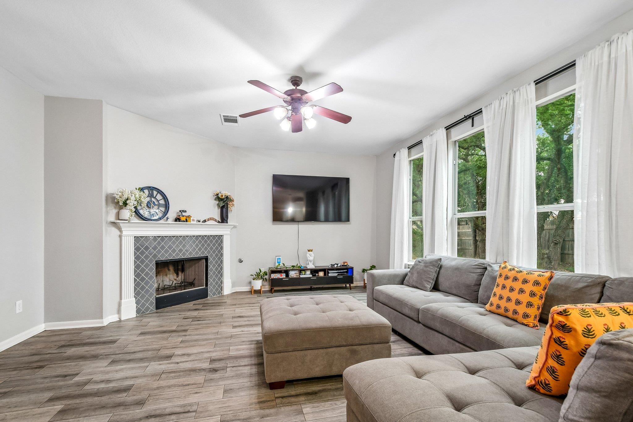 1205 Yountville Dr Property Photo 7