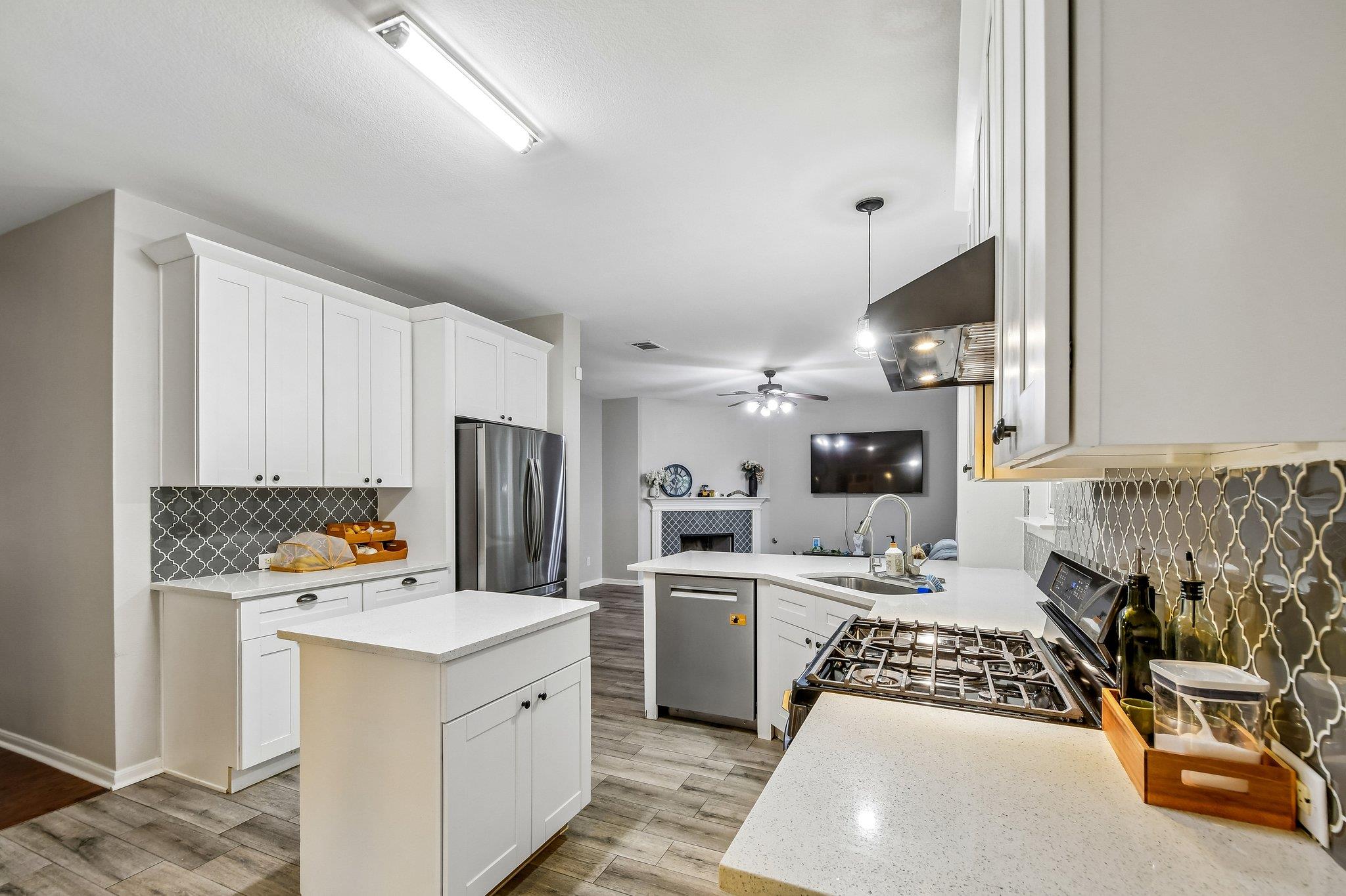 1205 Yountville Dr Property Photo 10