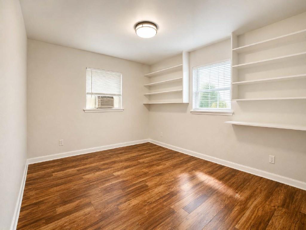 610 Gunter St Property Photo 8