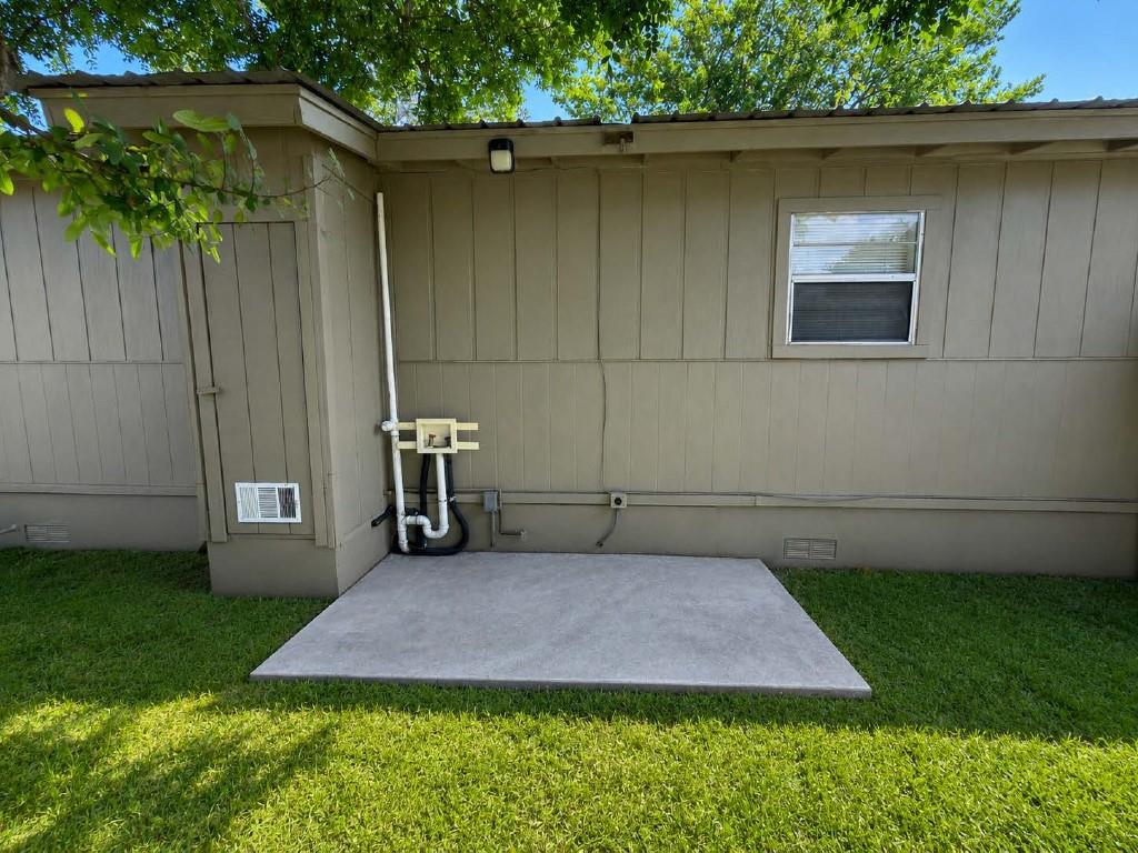 610 Gunter St Property Photo 15