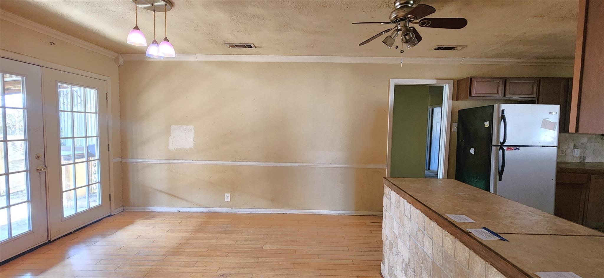 2810 Inwood Rd Property Photo 4