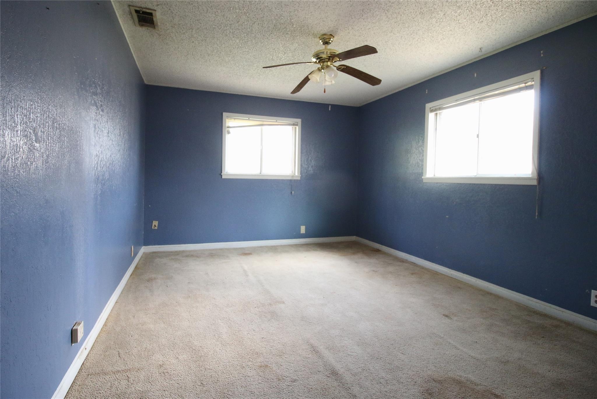 2810 Inwood Rd Property Photo 11