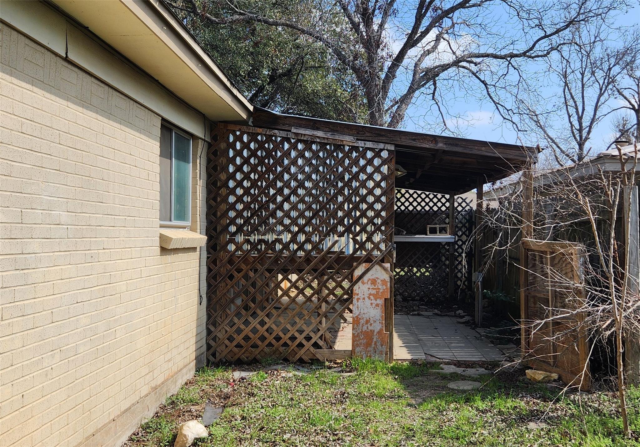 2810 Inwood Rd Property Photo 20