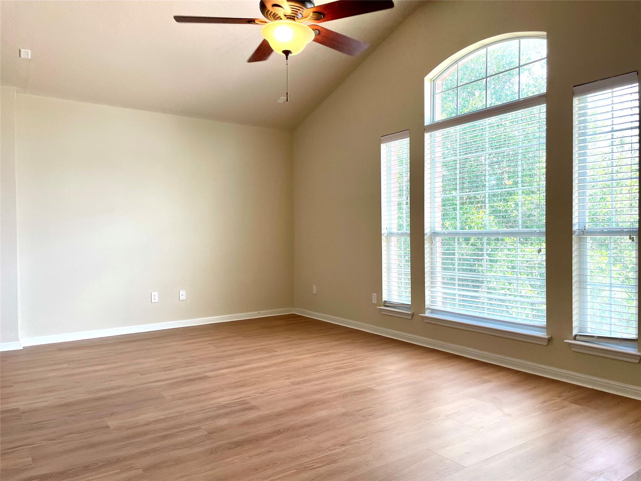 20625 Farm Pond Ln Property Photo 6