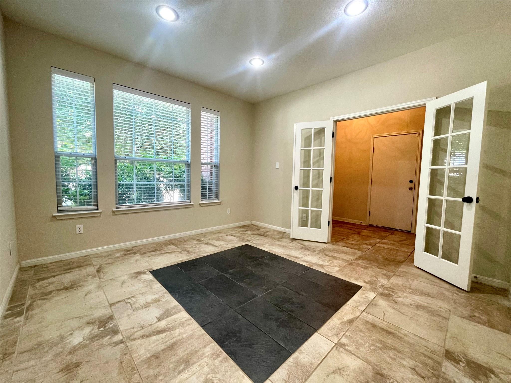 20625 Farm Pond Ln Property Photo 7