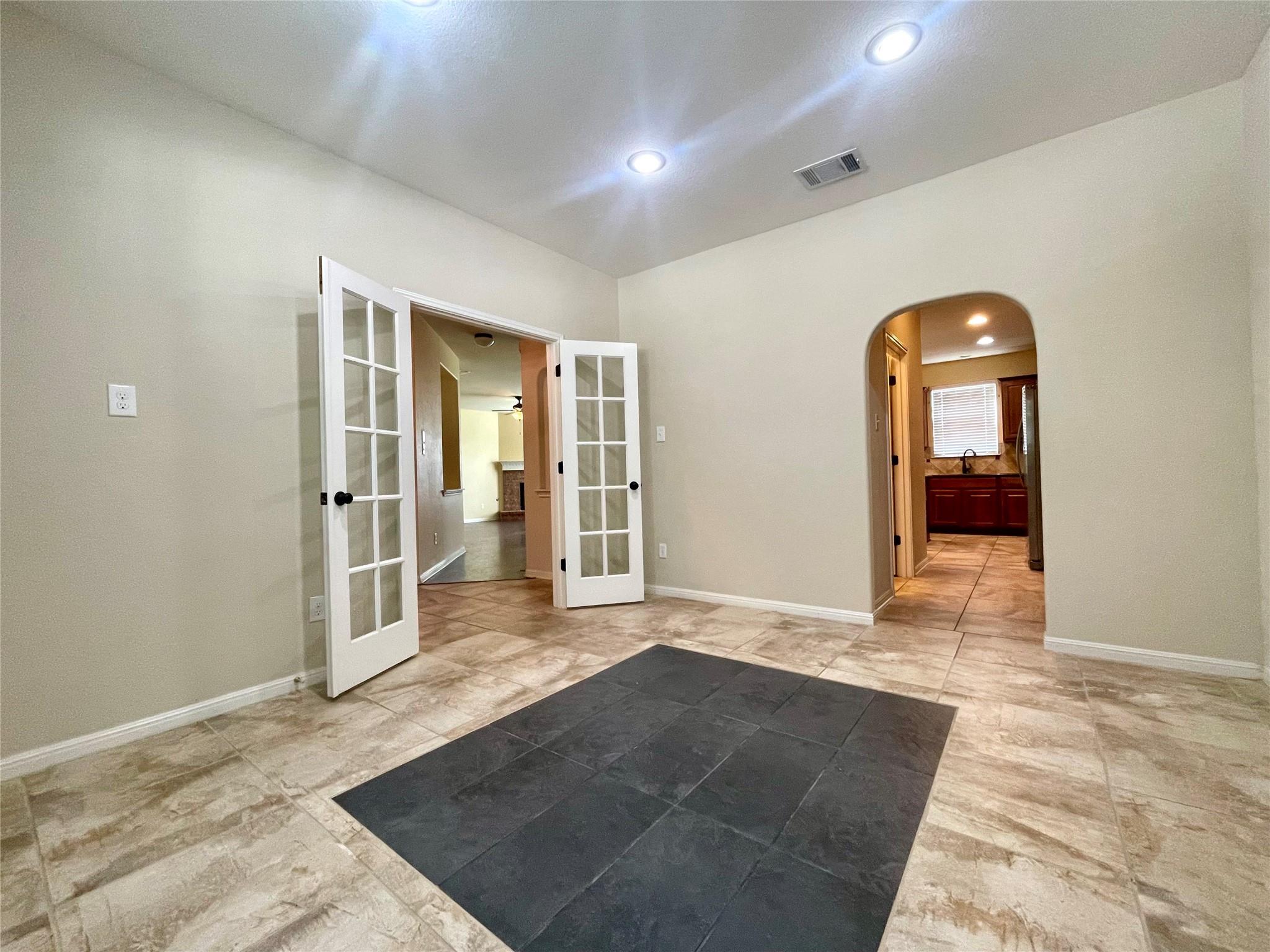 20625 Farm Pond Ln Property Photo 8