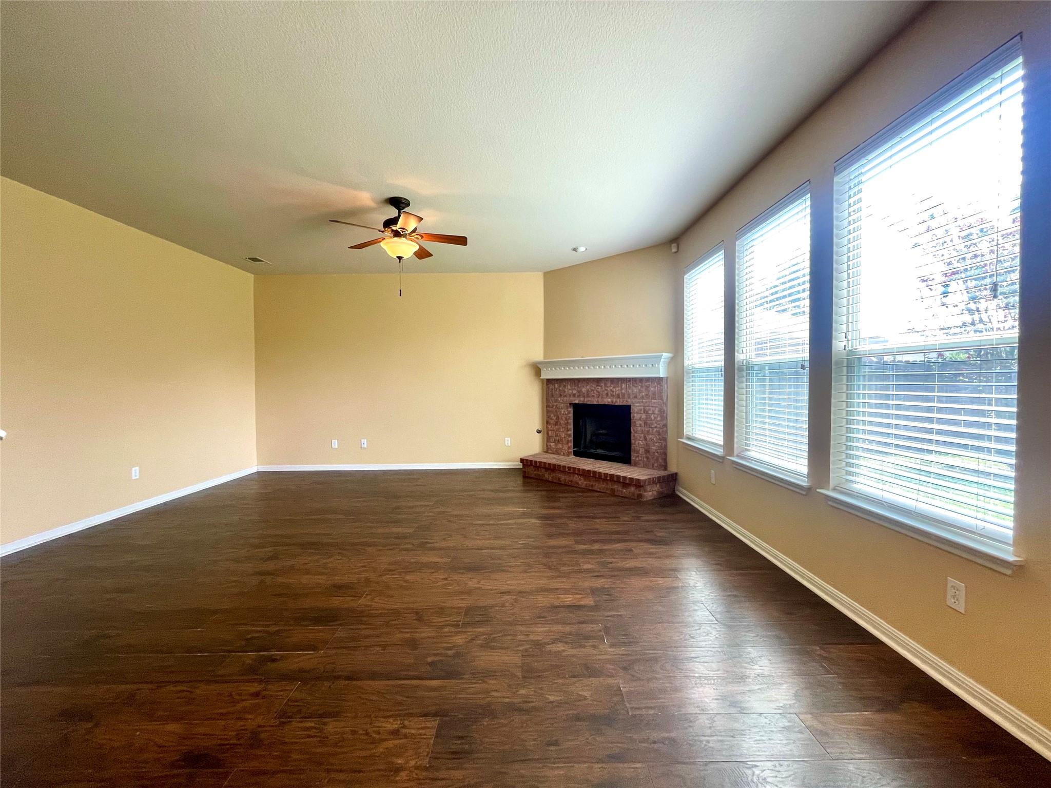 20625 Farm Pond Ln Property Photo 11