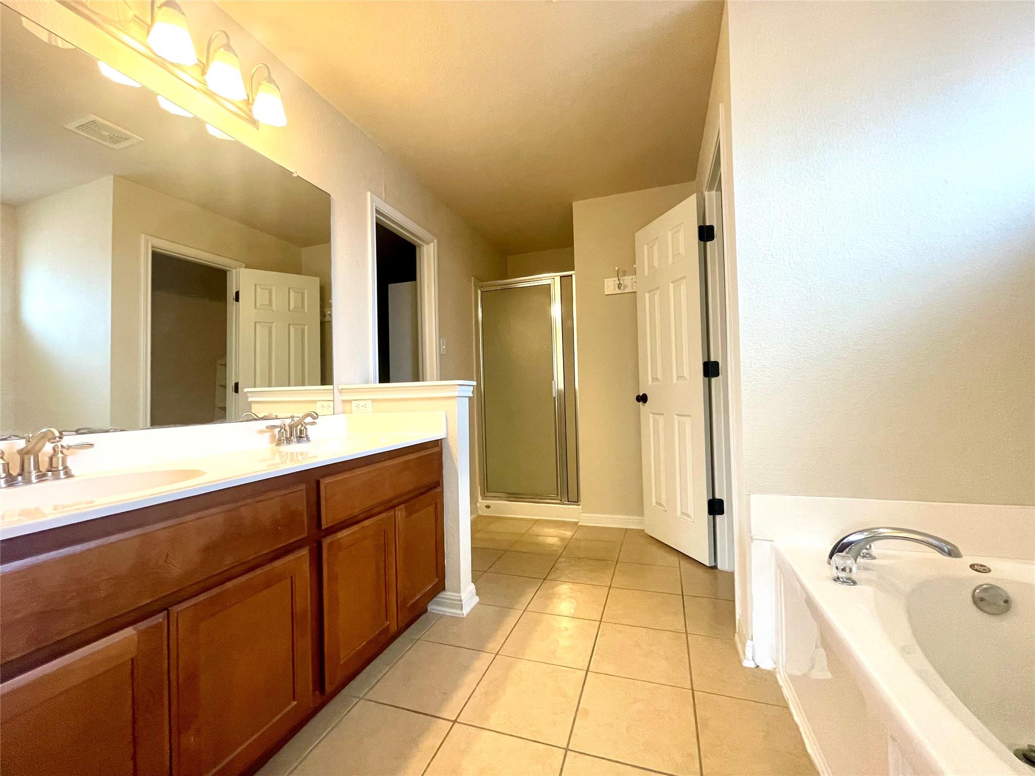 20625 Farm Pond Ln Property Photo 23