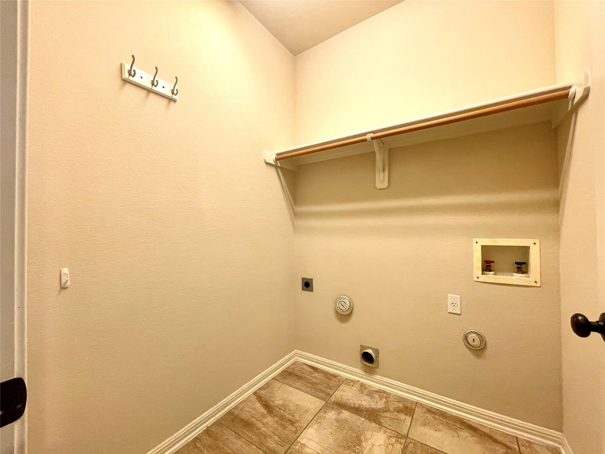 20625 Farm Pond Ln Property Photo 38