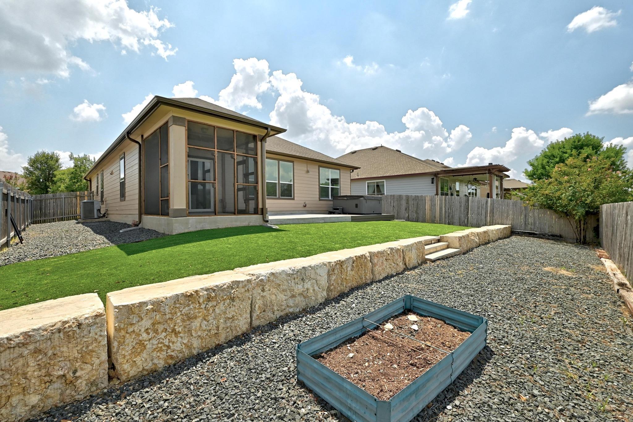 173 Apricot Dr Property Photo 4