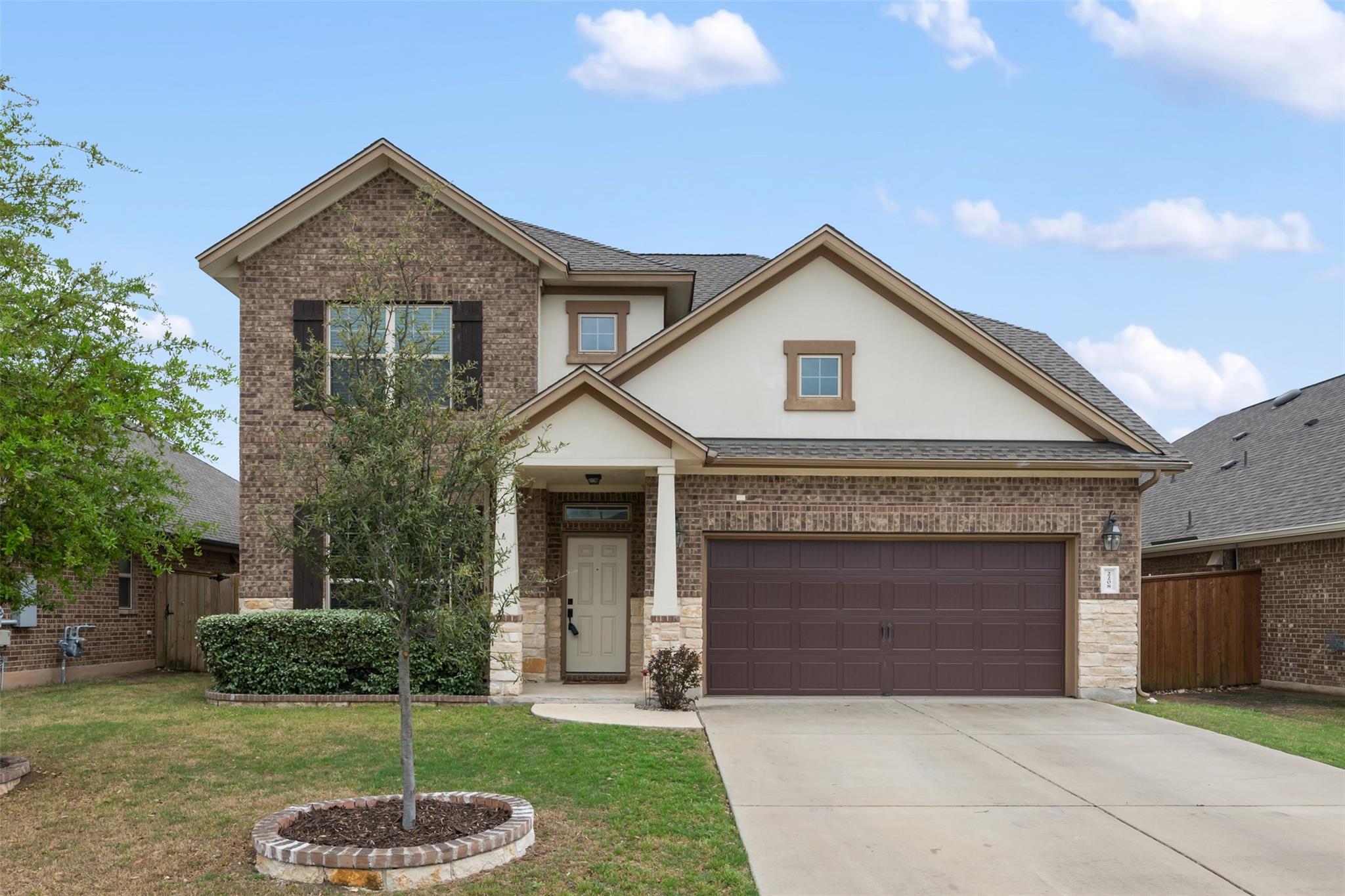 2208 Bonavista Way Property Photo 2