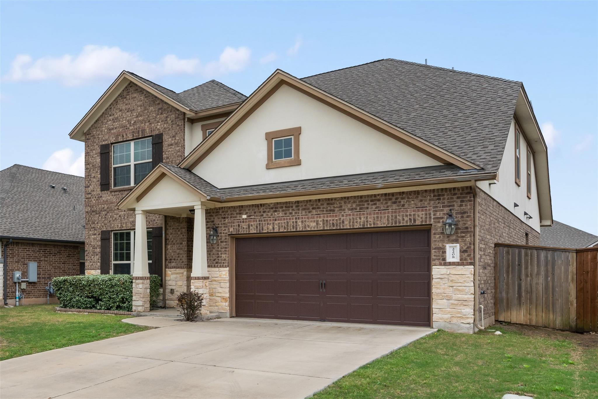 2208 Bonavista Way Property Photo 3