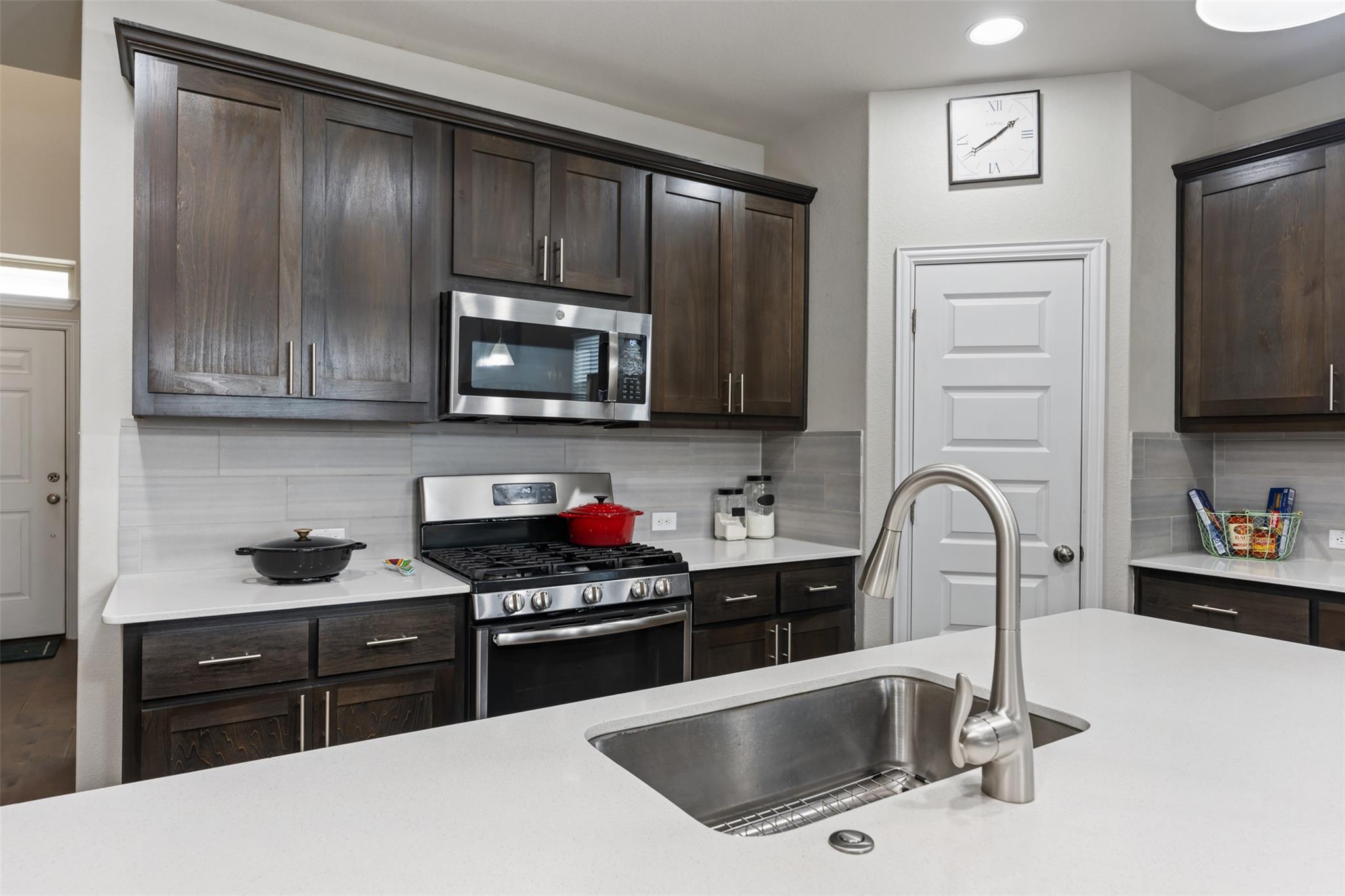 2208 Bonavista Way Property Photo 14
