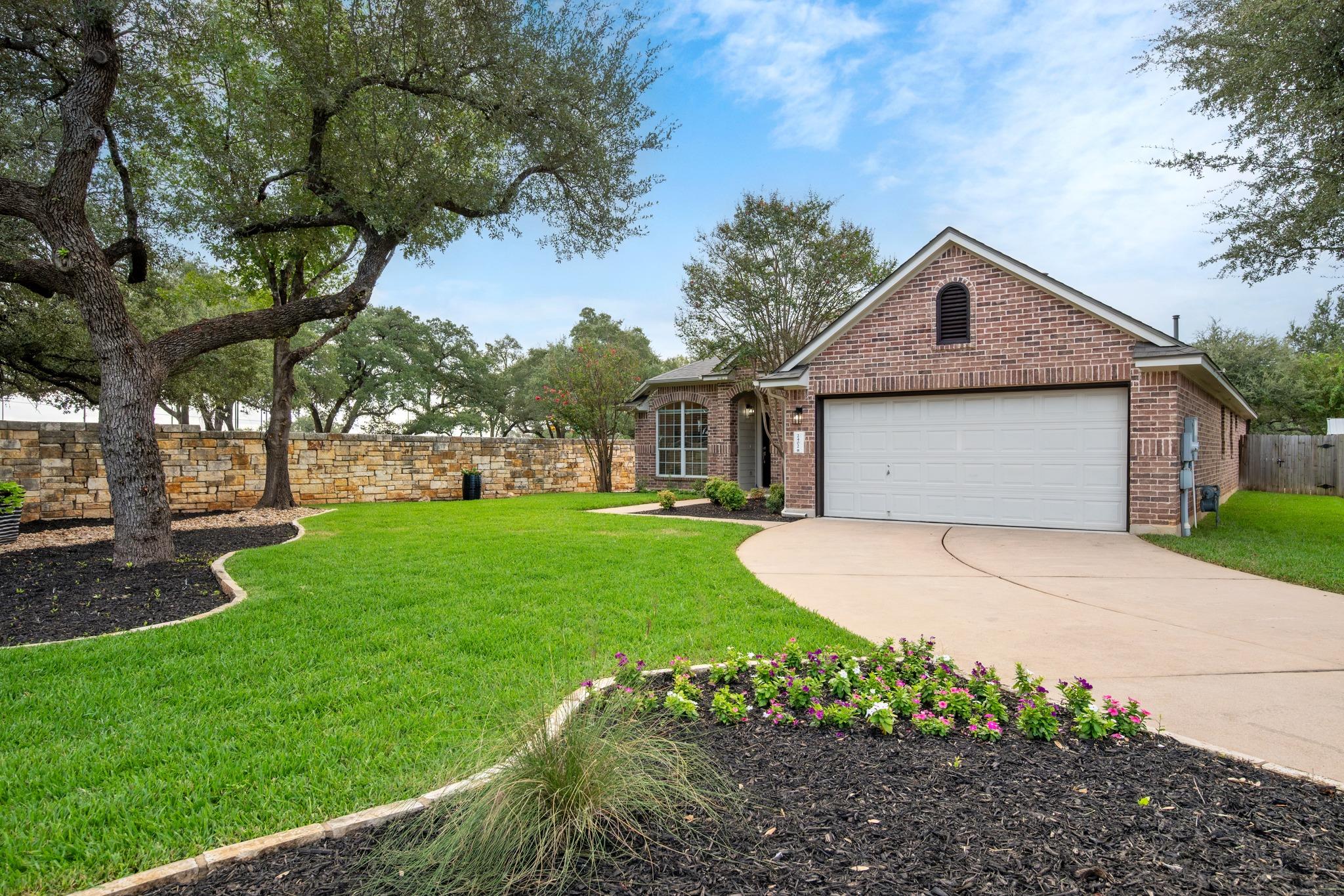 2402 Powderham Ln Property Photo 2