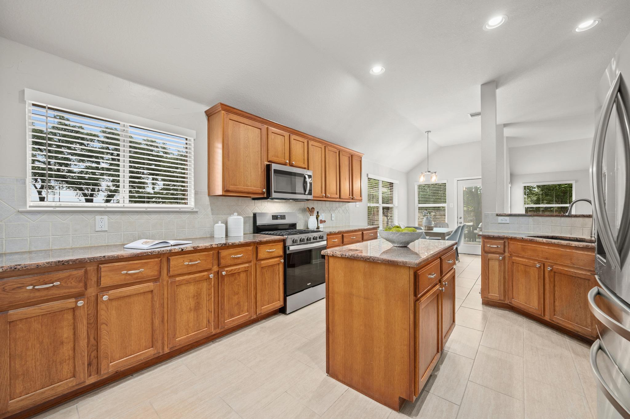 2402 Powderham Ln Property Photo 11