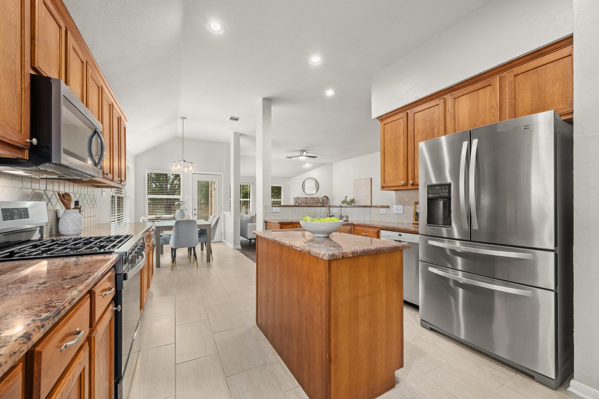 2402 Powderham Ln Property Photo 12