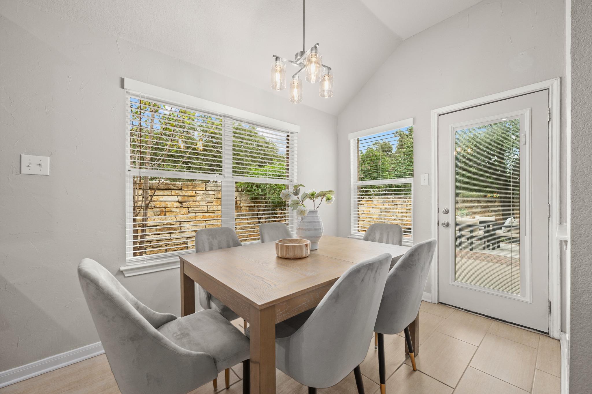 2402 Powderham Ln Property Photo 15