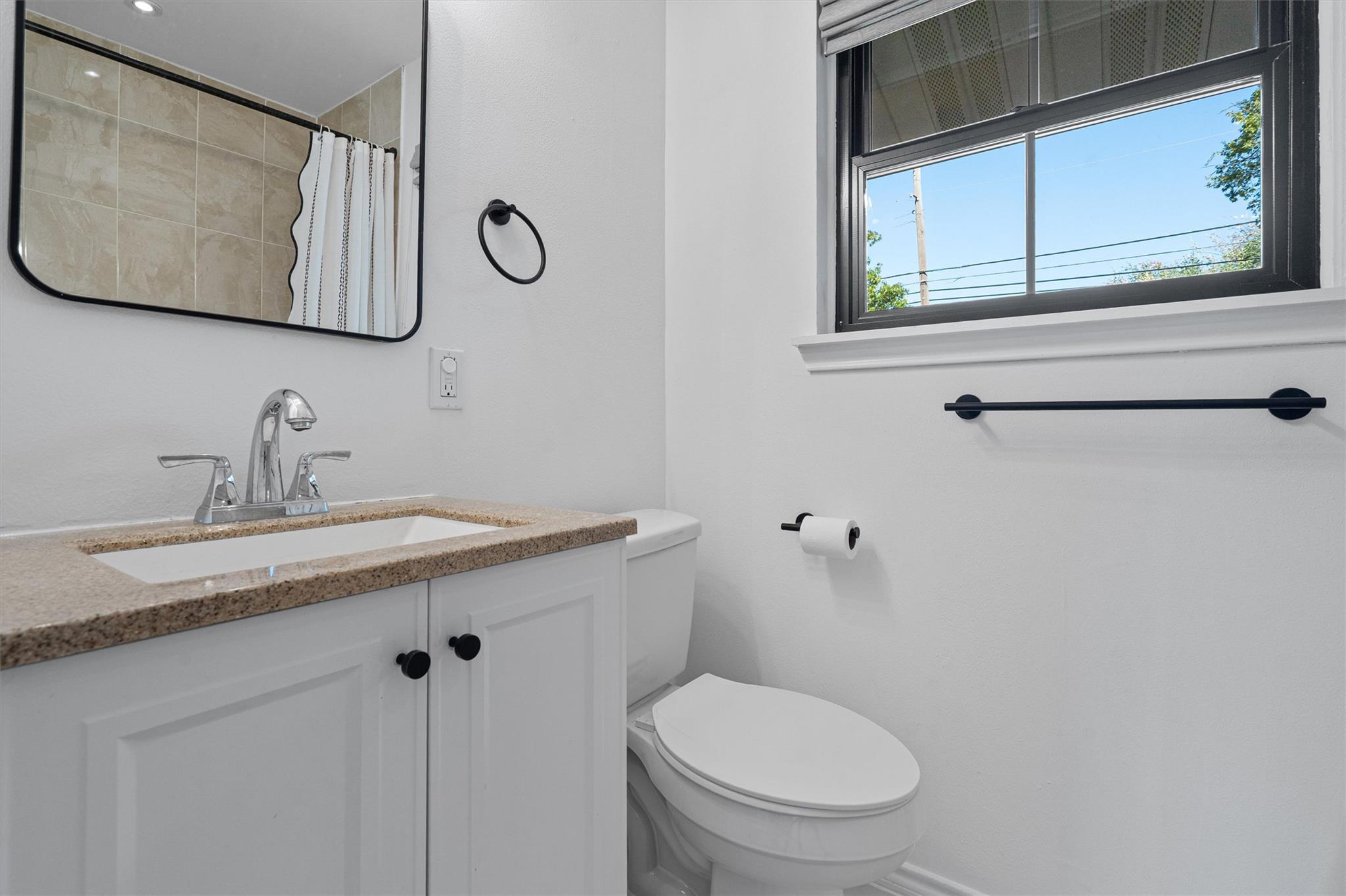 7808 Northwest Dr Property Photo 23