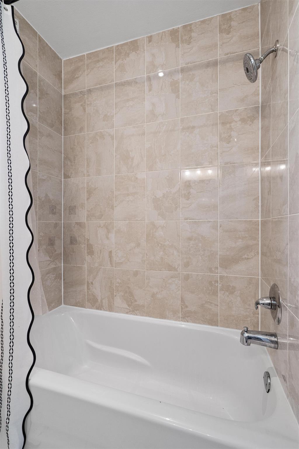 7808 Northwest Dr Property Photo 24