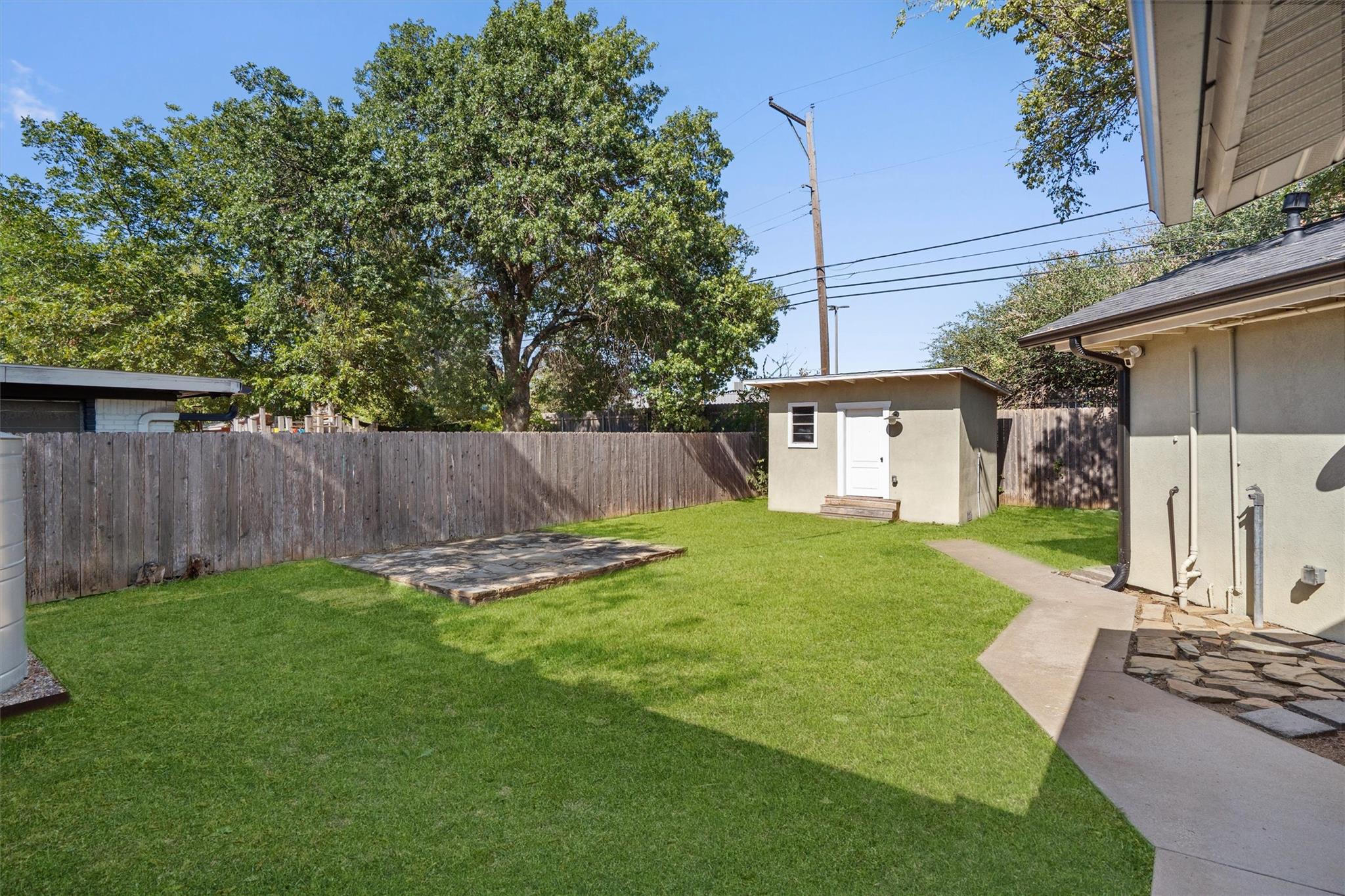 7808 Northwest Dr Property Photo 32