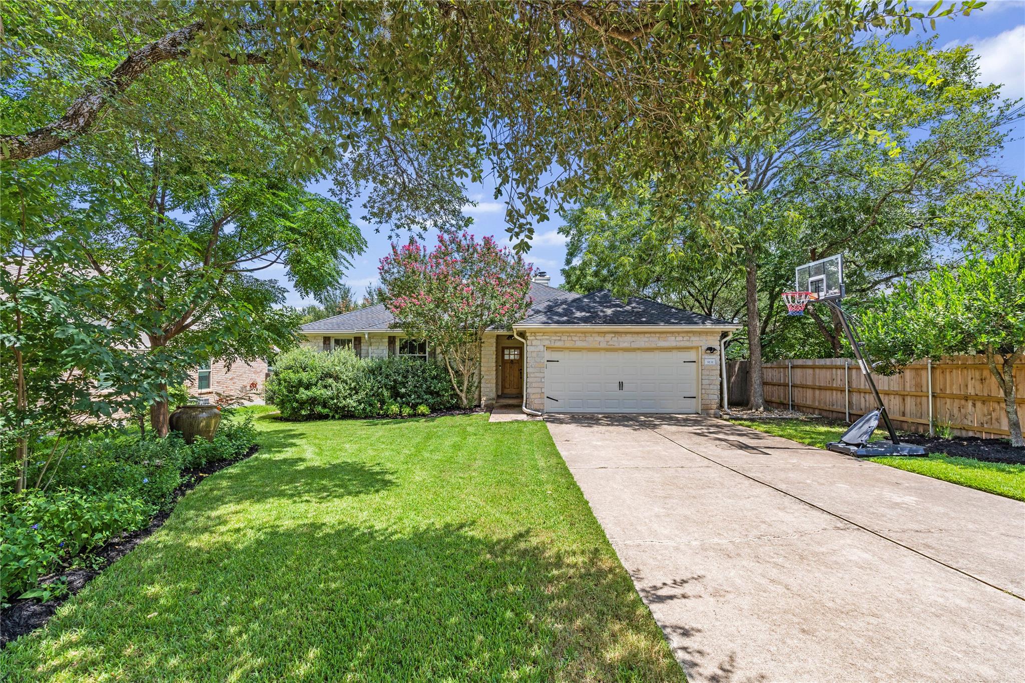 9131 Edwardson Ln Property Photo 1