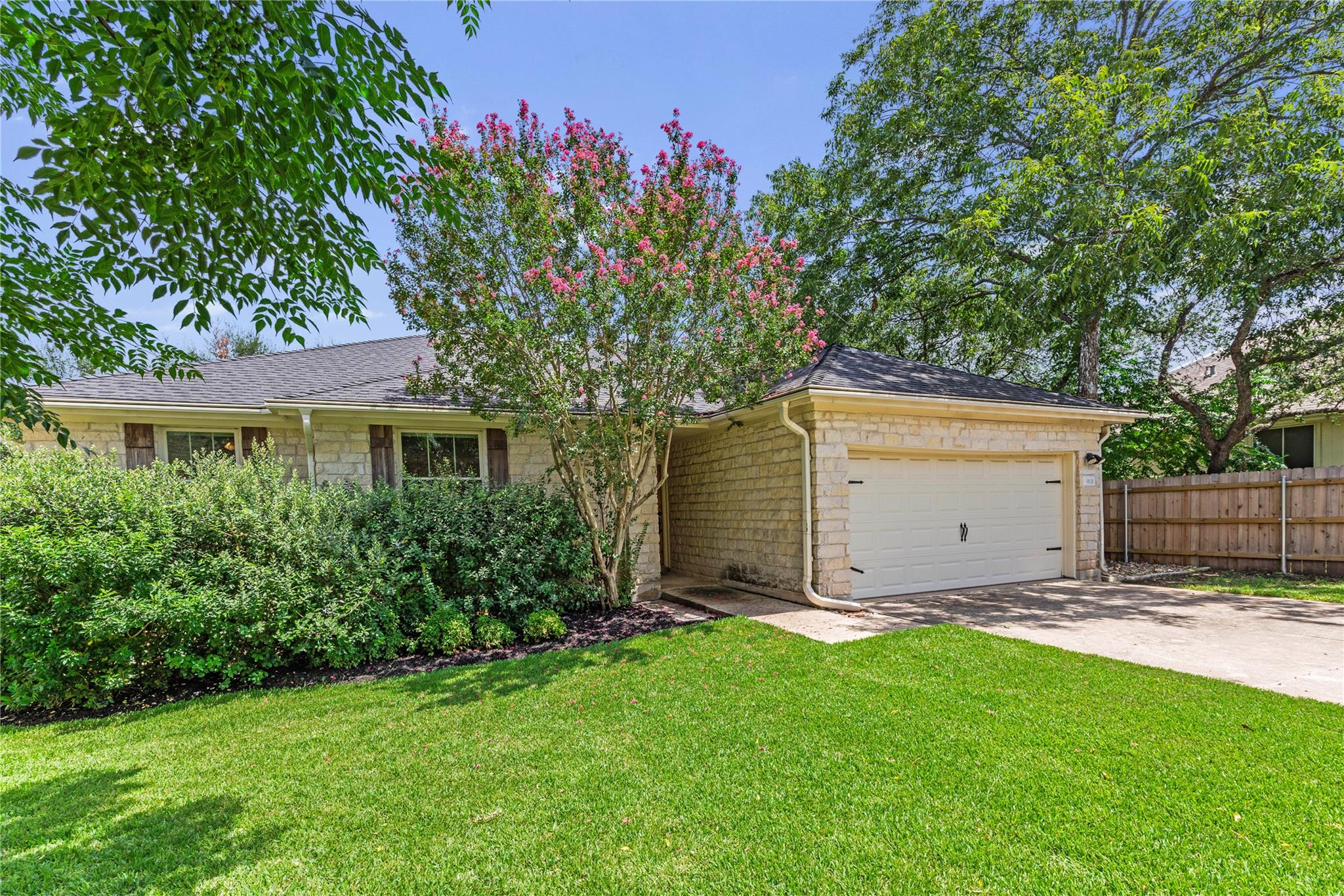 9131 Edwardson Ln Property Photo 2