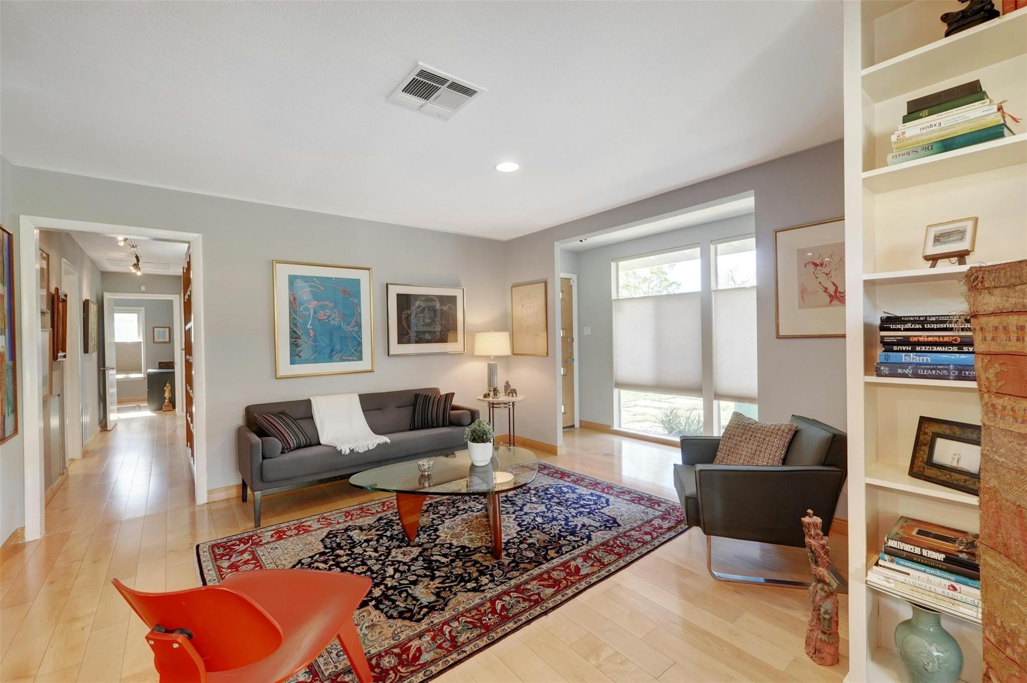 1302 Berkshire Dr Property Photo 4