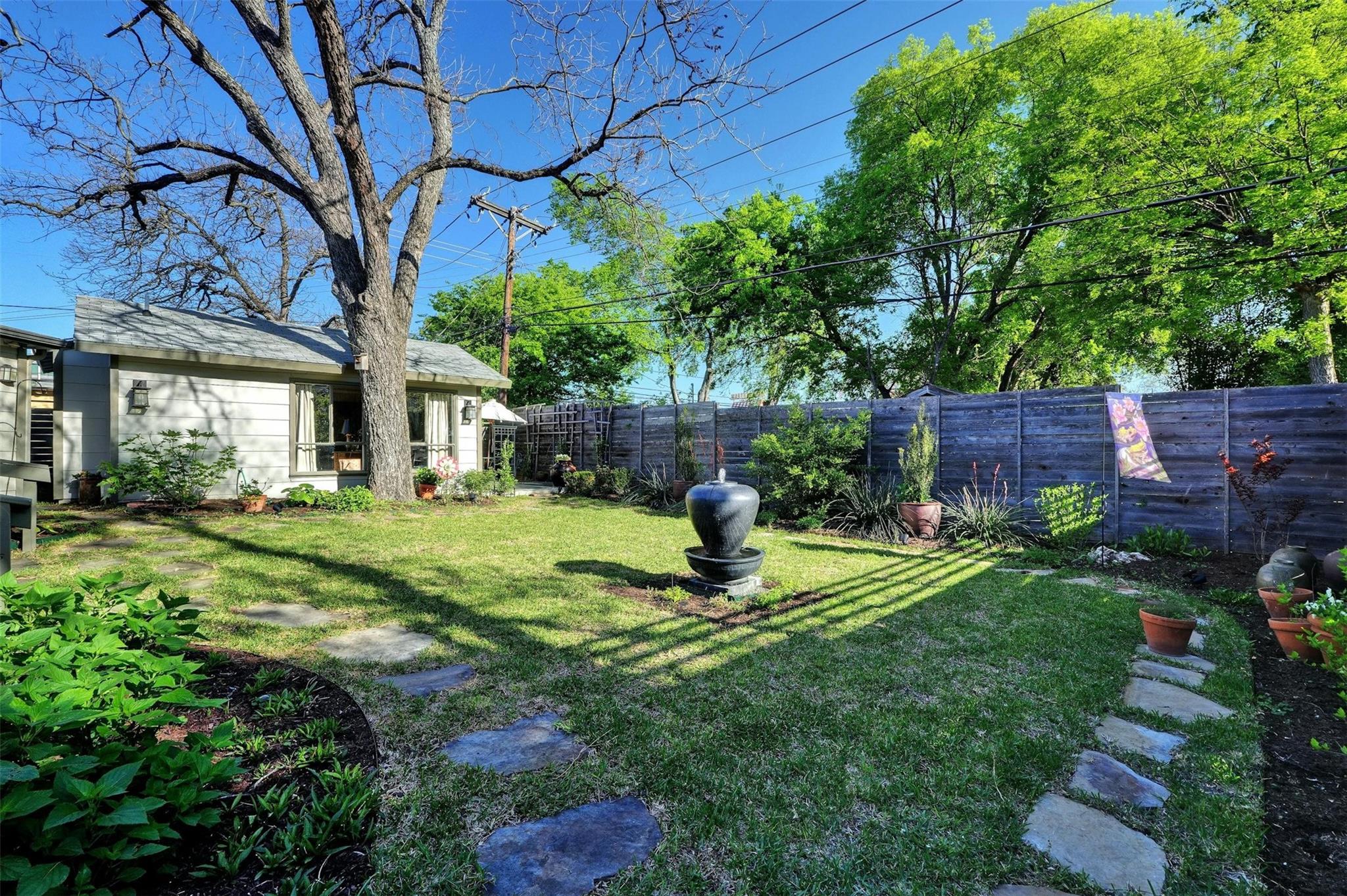 1302 Berkshire Dr Property Photo 29