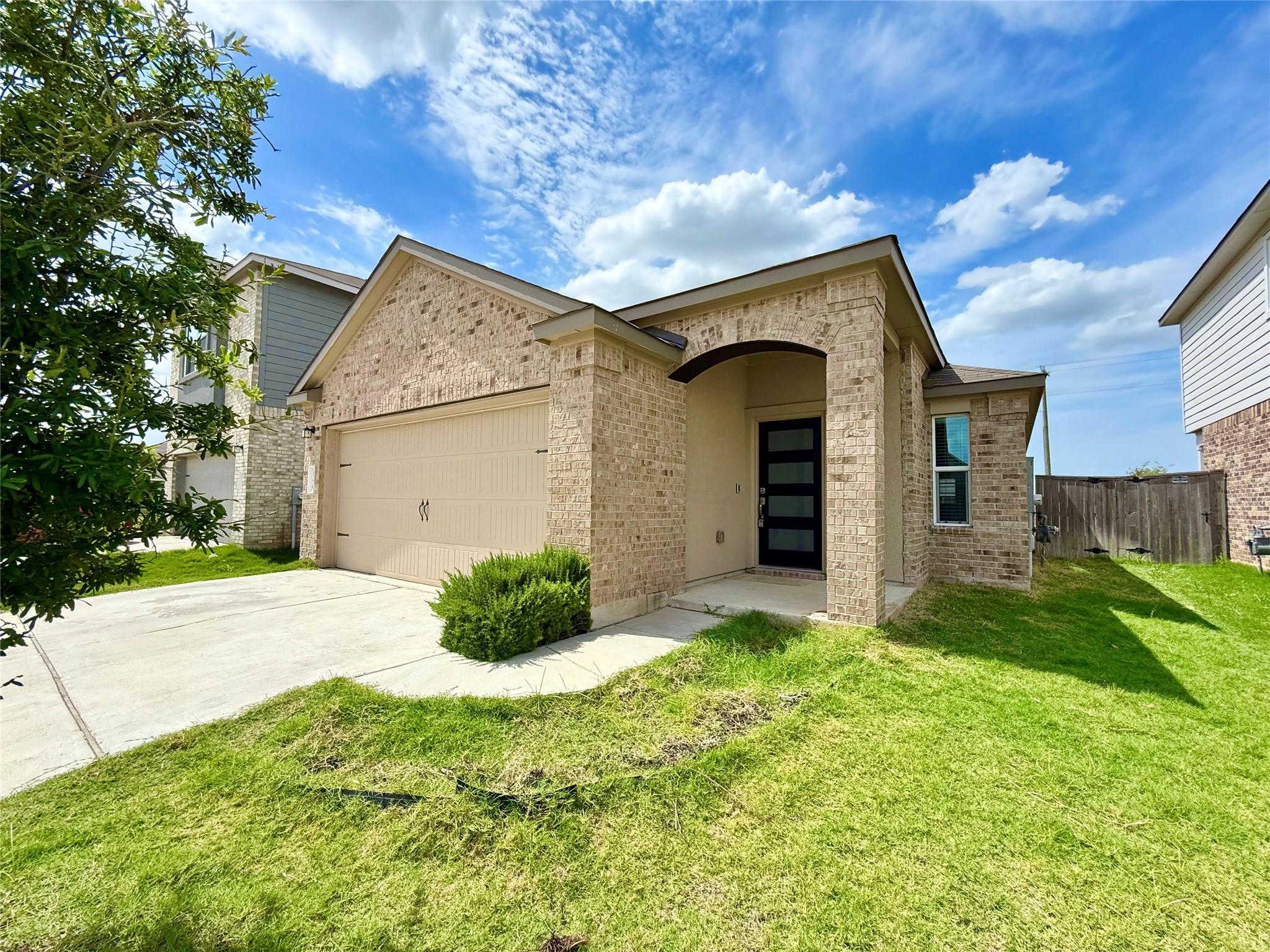 140 Canley Loop Property Photo 3