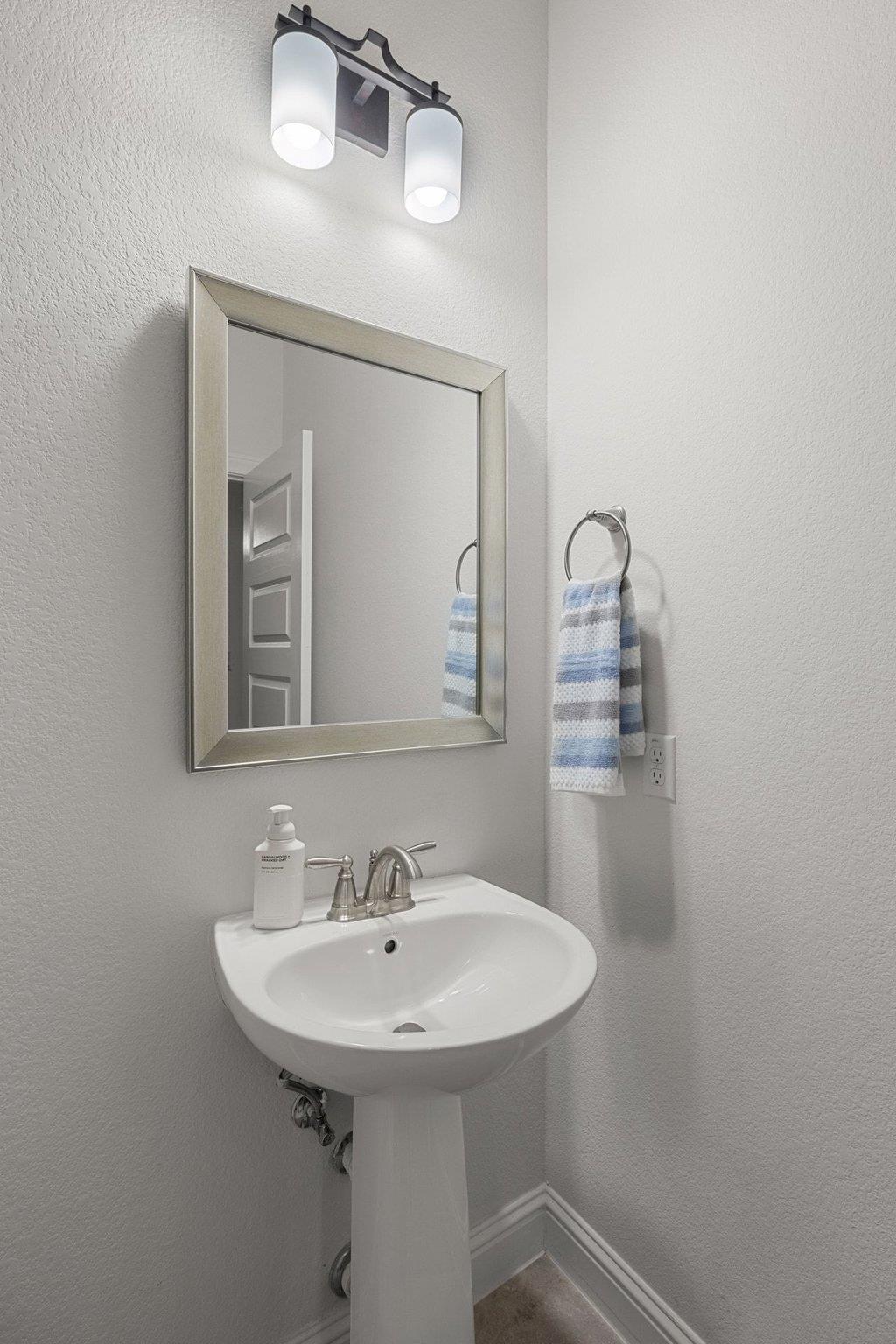 215 Lodestone Ln Property Photo 18