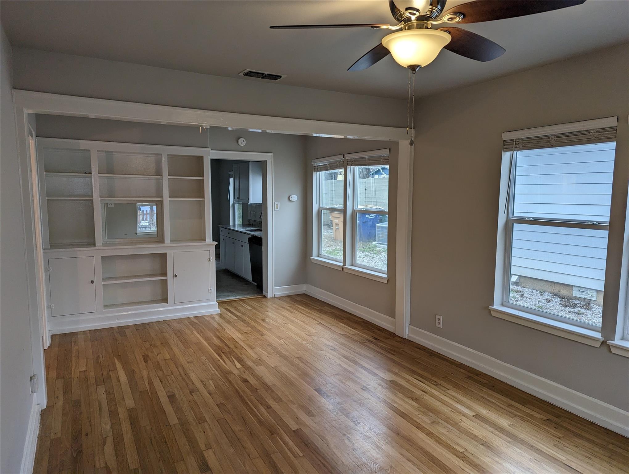 4526 Avenue H Ave Property Photo 3
