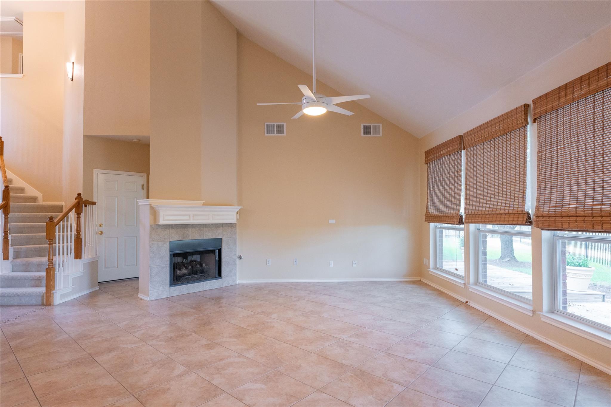 1106 Camden Cv Property Photo 3
