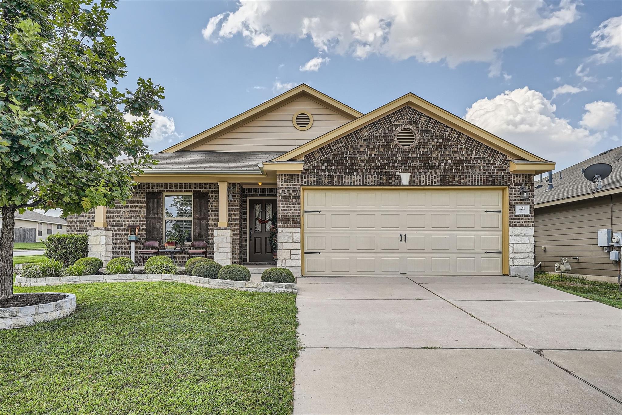 101 Buescher Cv Property Photo 1