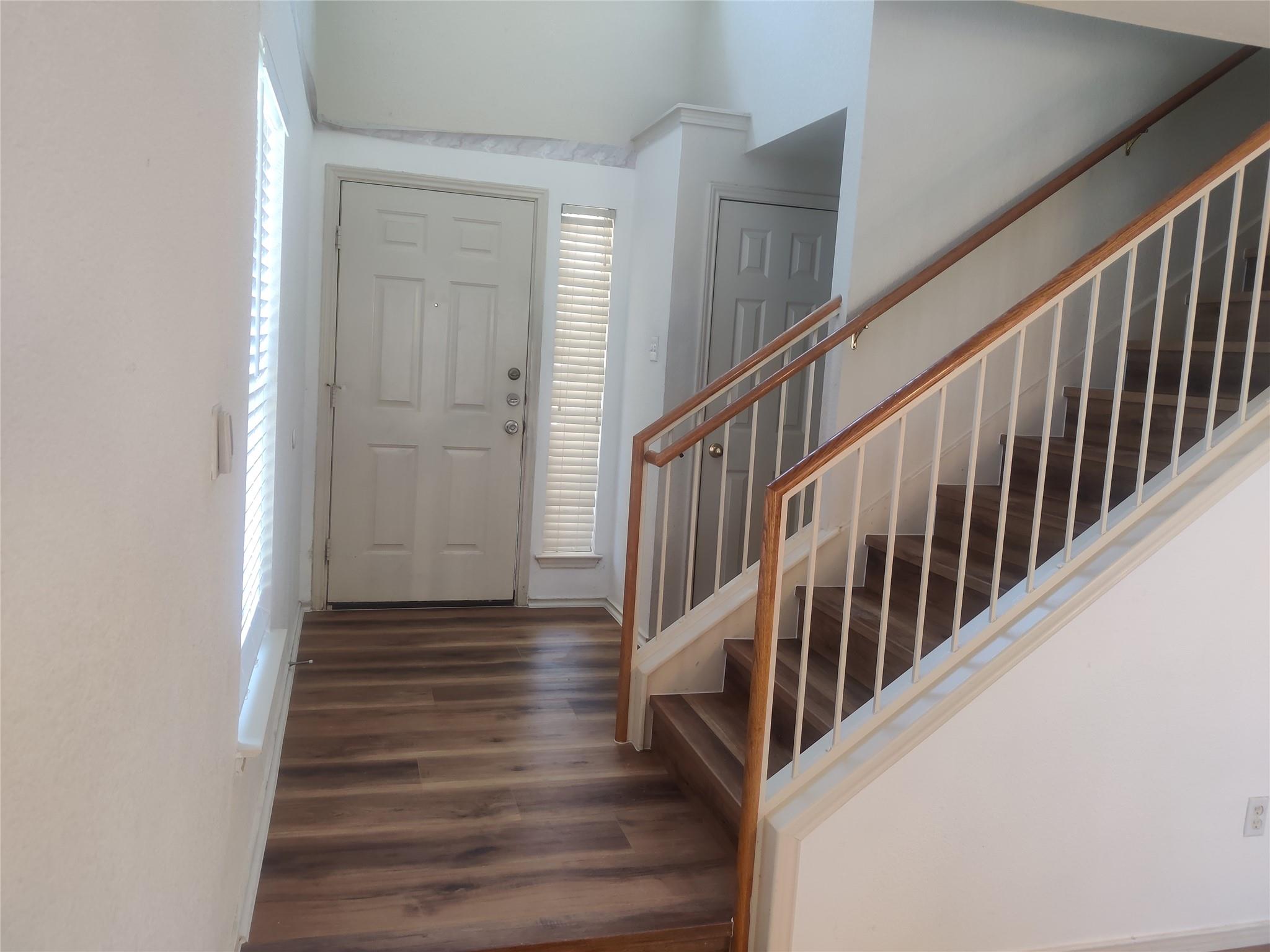 12821 James Madison St Property Photo 3