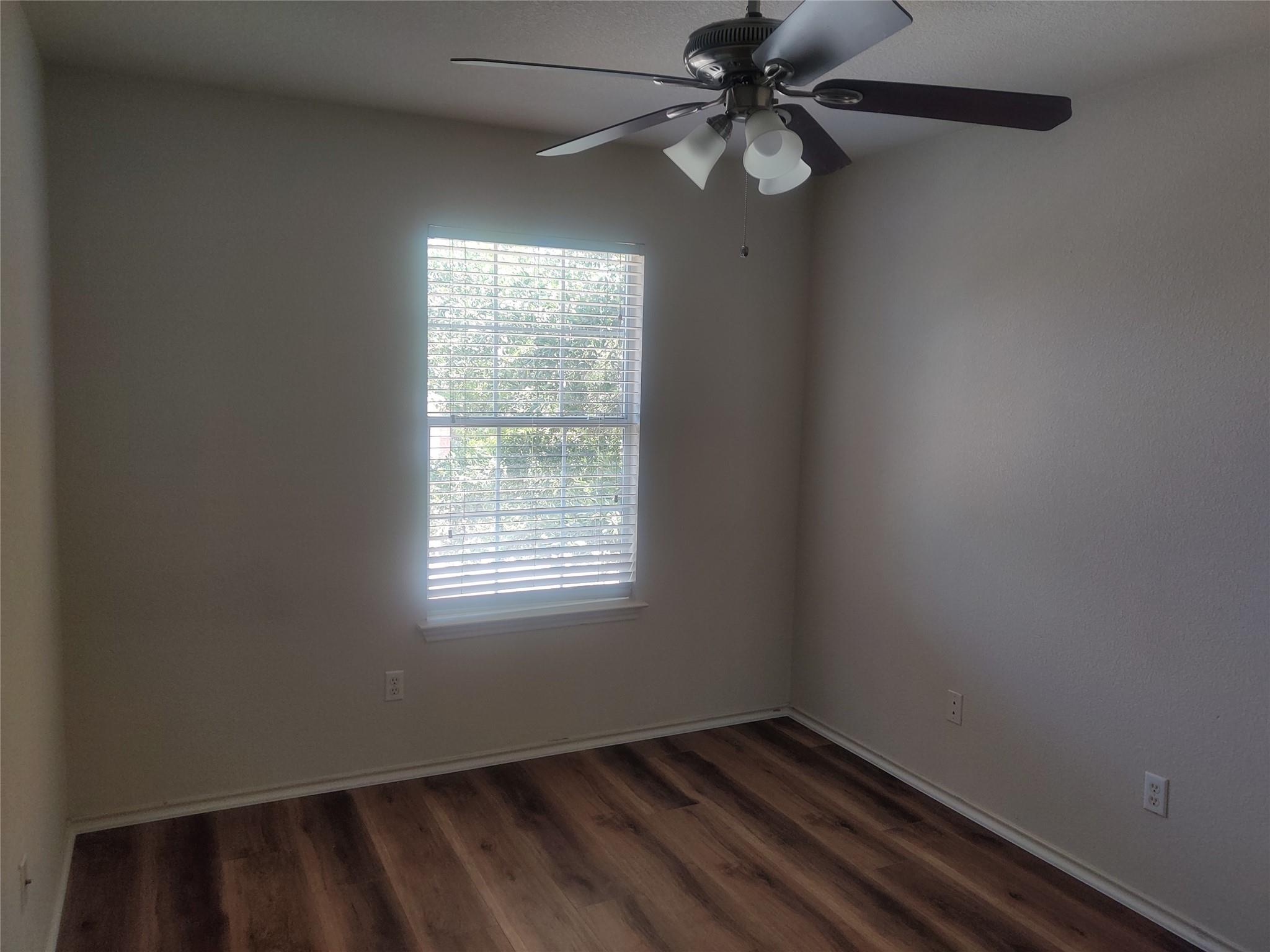12821 James Madison St Property Photo 6