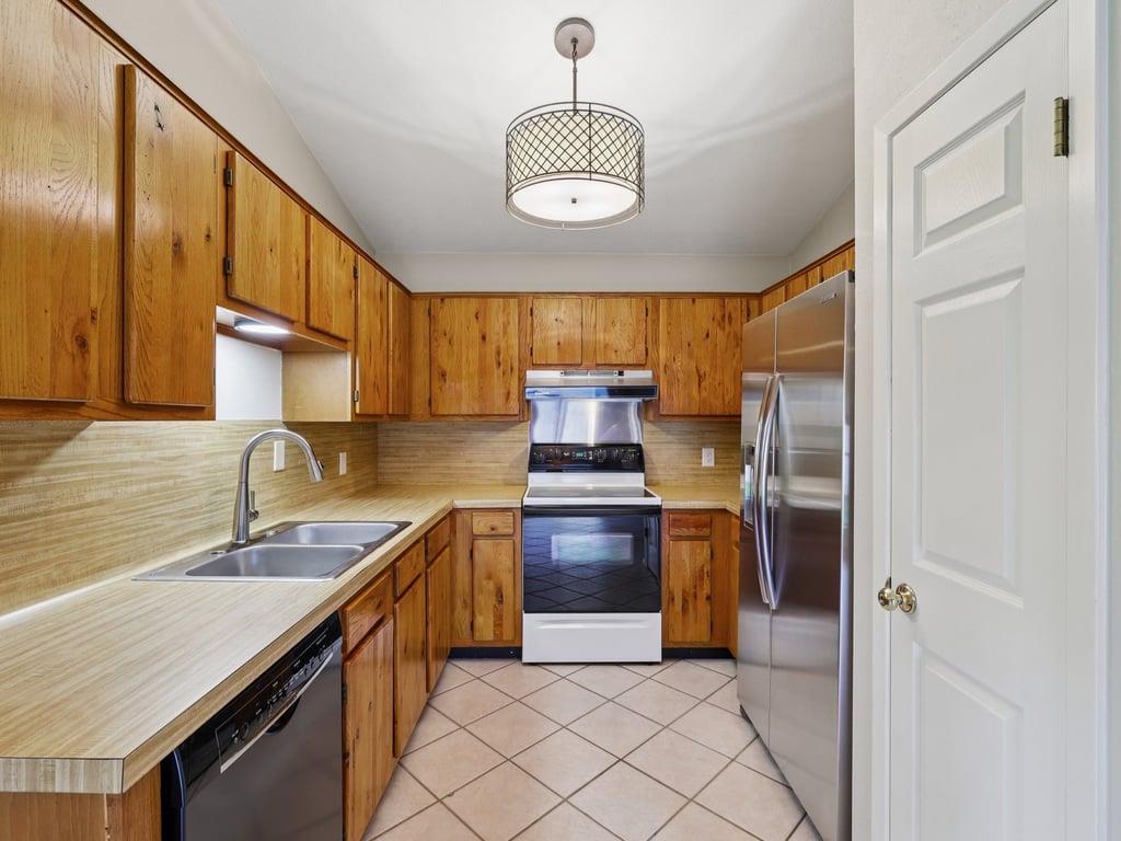 11608 Norwegian Wood Dr Property Photo 14