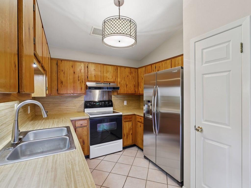 11608 Norwegian Wood Dr Property Photo 16