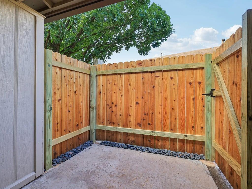 11608 Norwegian Wood Dr Property Photo 32