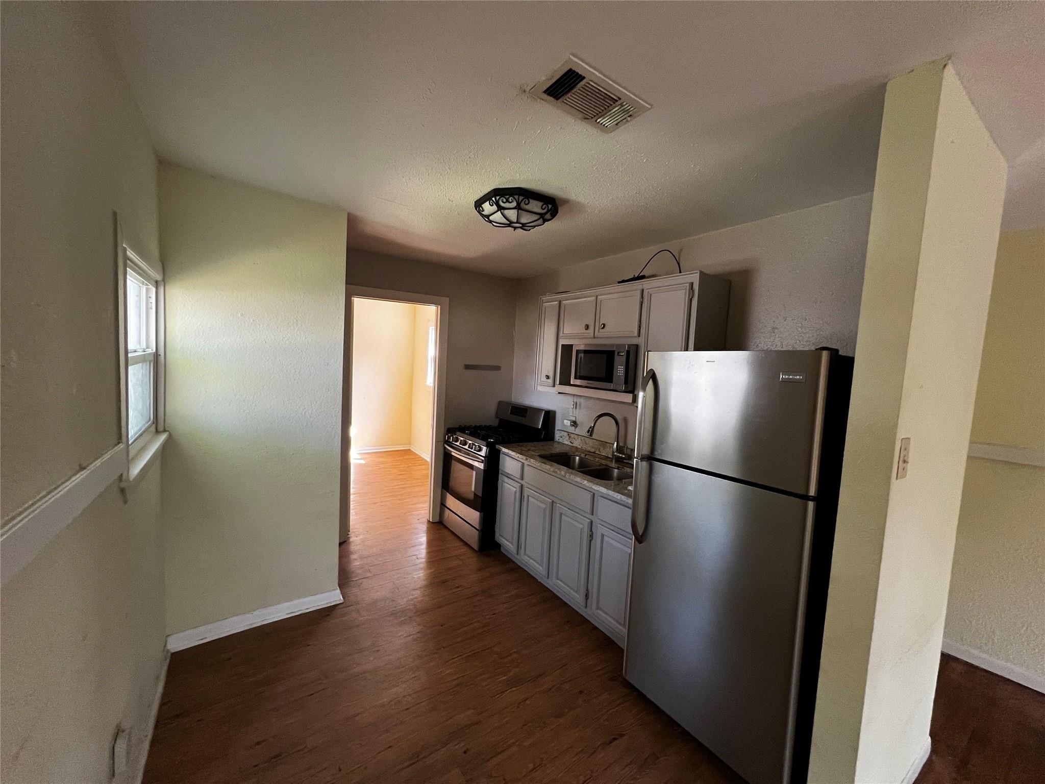 2014 Peoples St Property Photo 2