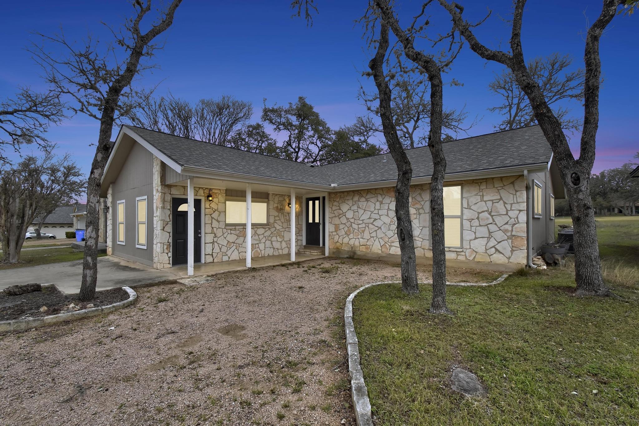 24 Stonehouse Cir Property Photo